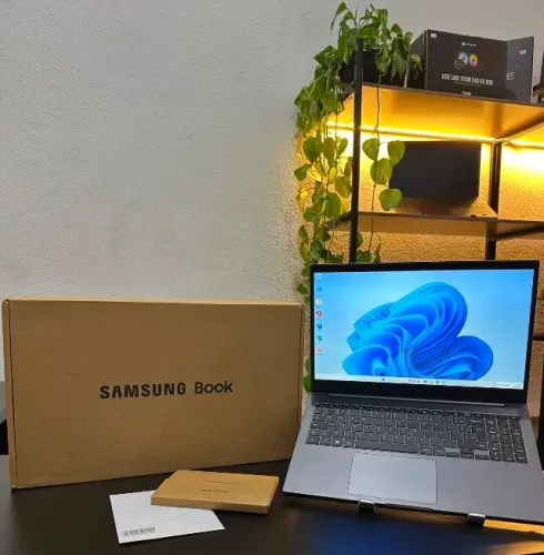 Notebook Samsung Book + Core i5 11th + SSD M2 256GB + 8GB Memória ram + Tela FullHD