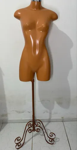 Manequim de Loja Seminovo - Excelente Custo-Benefício para sua vitrine!
