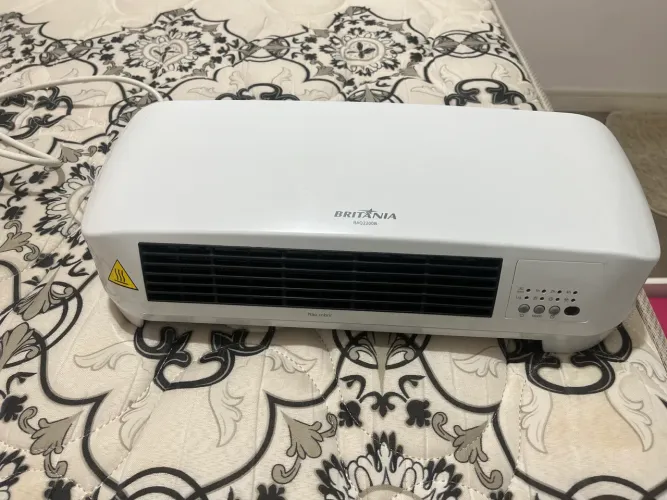 Aquecedor Britânia BAQ2200B com Controle - Excelente Estado
