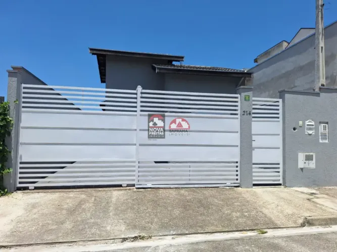 Casa à Venda no Parque das Palmeiras