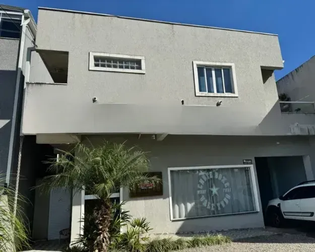 Loja Comercial + 4 Kitnets  Xaxim  660m²  Ótimo Investimento