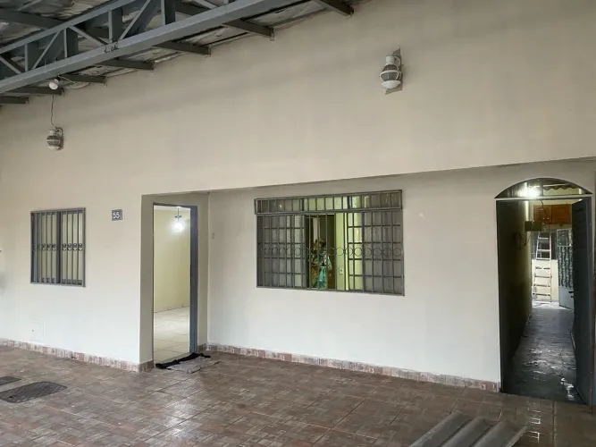 Alugo Casa simples e aconchegante