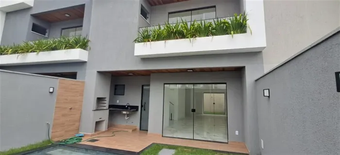 Linda casa de primeira locação, em condomínio e com RGI!