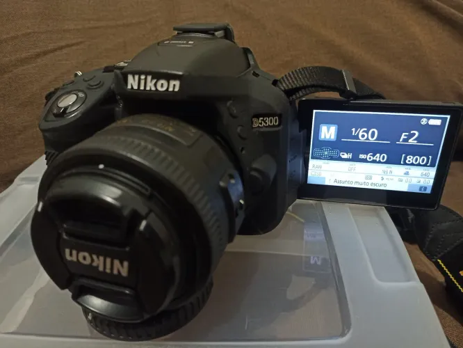 Nikon D5300 com lente 50mm 1.8