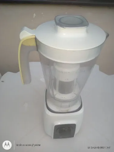 Centrífuga, aspirador de pó, liquidificar, botijão 13 kg, cafeteira, varal de chão