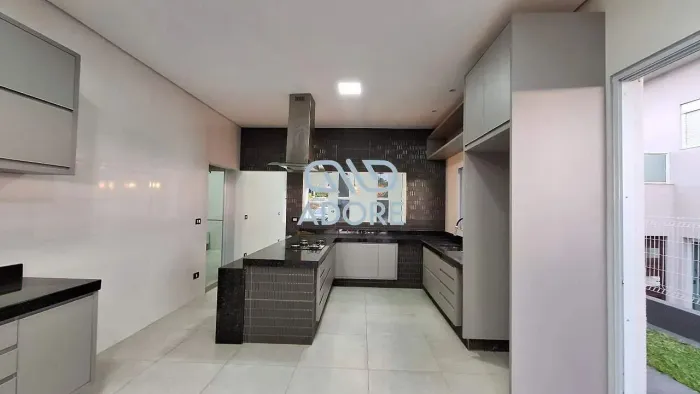 Casa à venda no Condomínio Portal dos Bandeirantes - Salto/SP