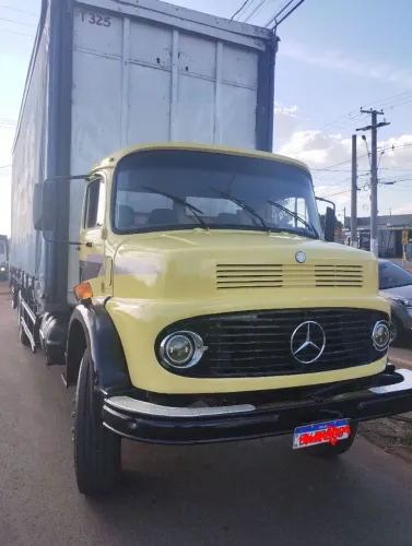 Caminhão truck 1313 pronto para trabalhar