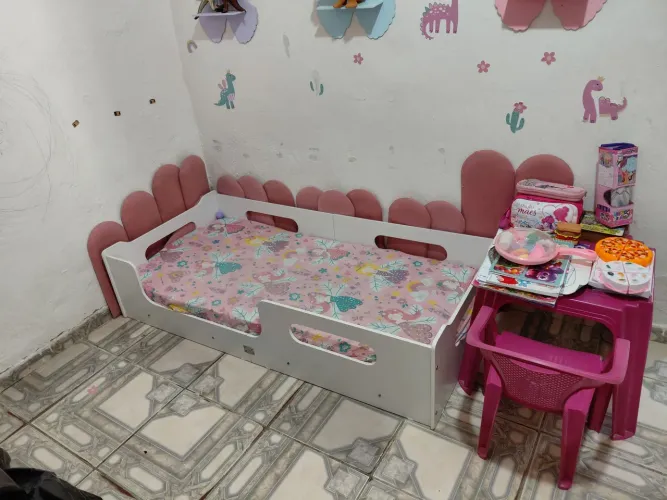 Cama de criança de chão nunca usada