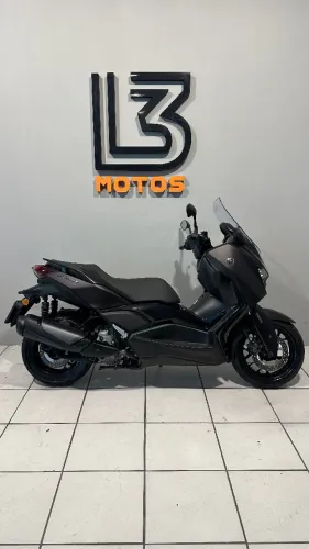 YAMAHA XMAX 300 CONNECTED