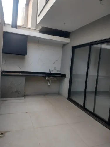 Casa em Condomínio - Ipiranga - 2 Suítes - 121m².