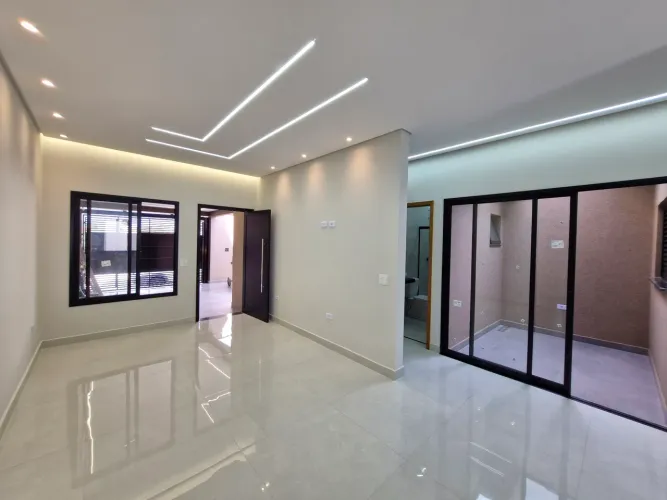 Linda casa no Portal dos Pássaros próximo a Embraer