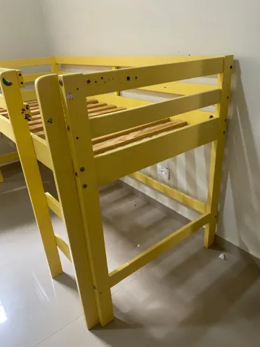 Cama infantil com escorregador