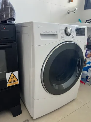 Vendo lava e seca LG Direct Drive 11 kg