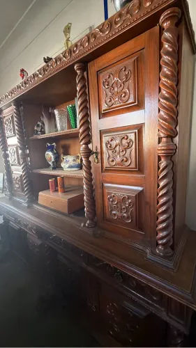 Móvel de madeira antigo 