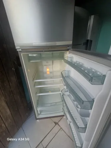 Geladeira toda boa