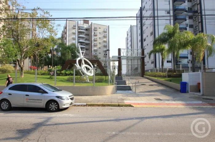 Apartamento amplo no Itacorubi