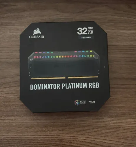 Memória RAM Corsair Dominator Platinum RGB 32GB (4x8GB) DDR4 3200 (PC4-25600) C16