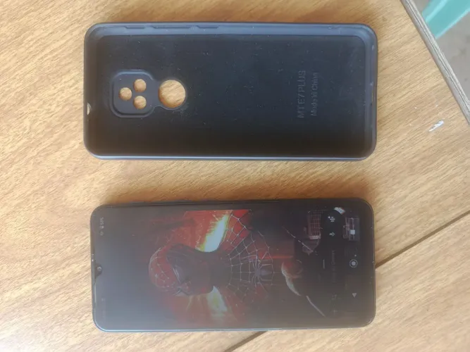 Moto E7 Plus usado funcionando em ótima condição