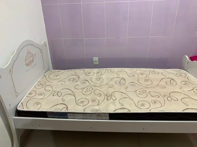 Cama infantil com colchão
