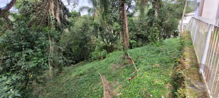 Terreno de 794.09m² no bairro Córrego Grande