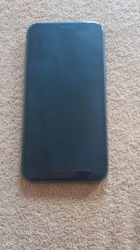 Vendo iPhone 11 na cor preto 128g