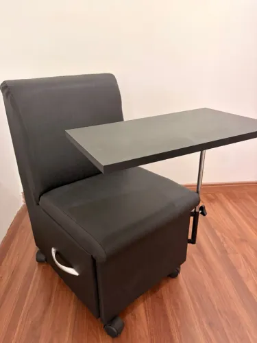 Cirandinha (cadeira) de manicure e pedicure
