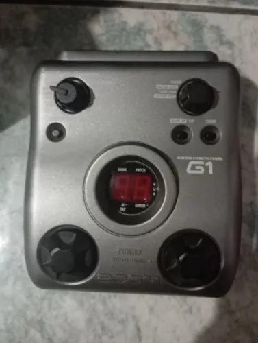 Pedal ZOOM G1 para guitarra