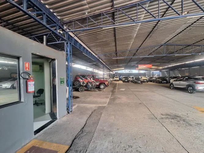 Baração comercial para locação no Centro de Campinas