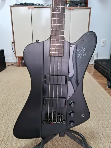 Baixo Epiphone Goth Thunderbird IV (2006) com Case Fieldman (Somente Venda)