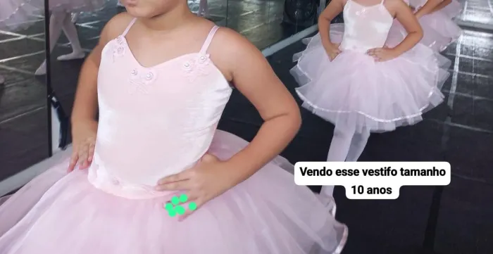 Vendo um vestido de balé