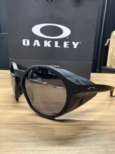 Oculos Oakley Clifden 