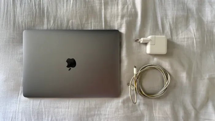 MacBook Air M1 256gb 8gb RAM
