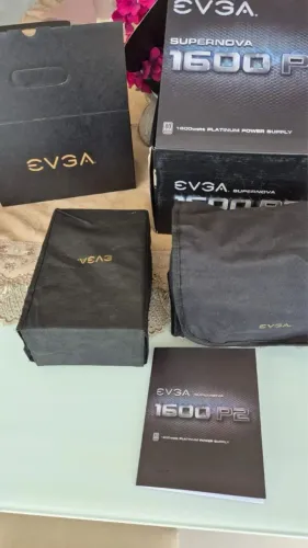 Fonte EVGA 1600 P2 PLATINUM. A mais top!