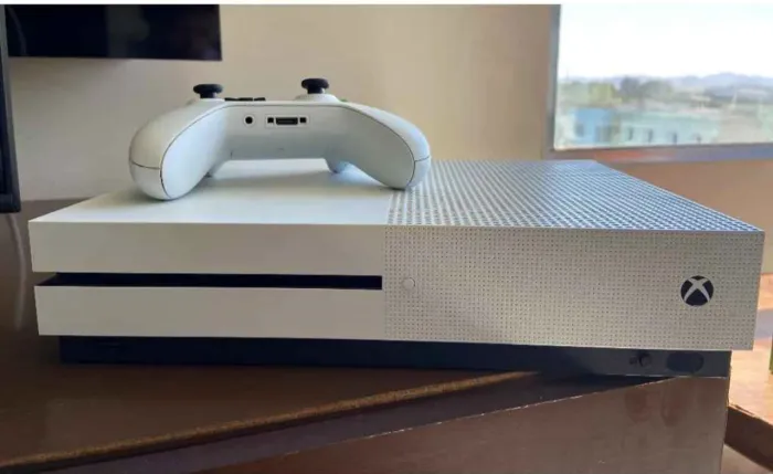 Xbox One S 500GB Slim Branco ? Impecável + Controle Original + Jogo  PRA HJ 