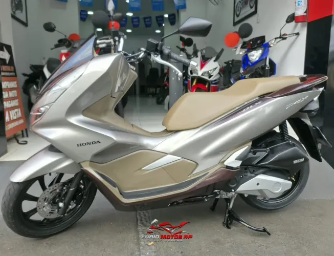 PCX 150 DLX / ANO: 2022