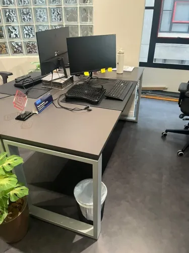 Plataforma Mesa Escritório Cor Preta com Mousepad