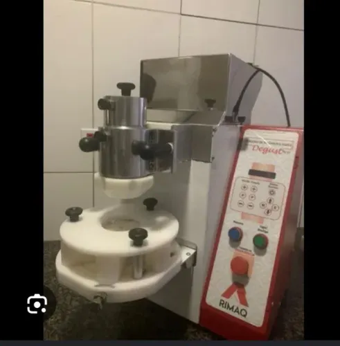 Máquina para tirar peças