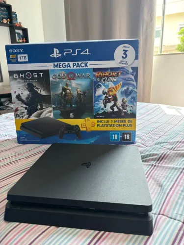 PLAYSTATION 4 SLIM 1TB SEMINOVO COM CAIXA