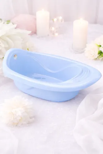 Banheira azul de bebê 