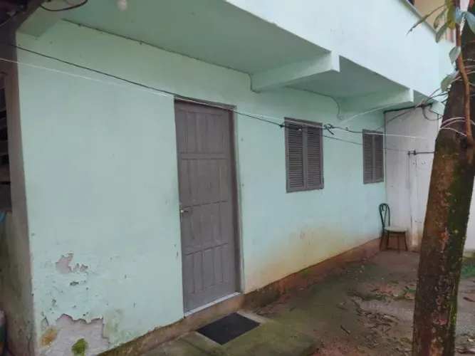 Aluguel Casa Fundos Coloninha 2 quartos