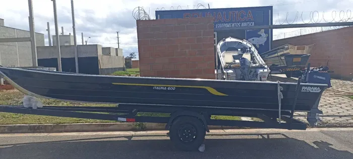 Motor barco e carreta 