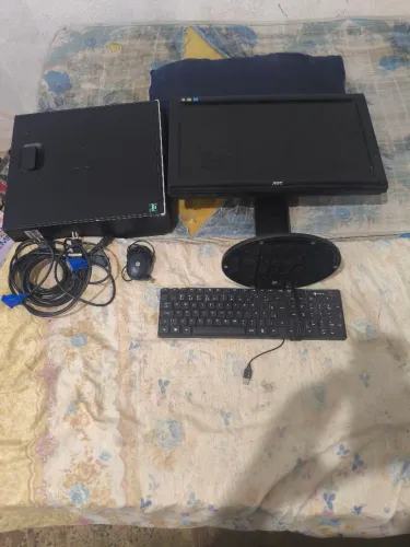 Pc Hp completo com monitor ajustável