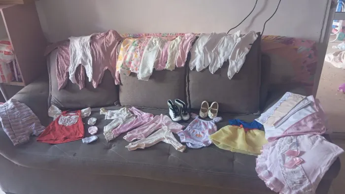 Lote de roupa de menina 0 a 3 meses