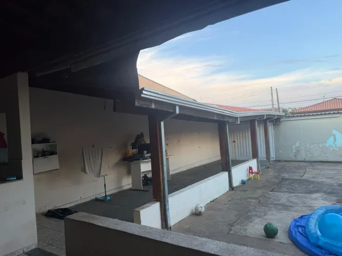 Casa para Venda em Paulínia, São José 1, 1 dormitório, 1 banheiro, 3 vagas