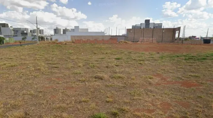 Terreno à venda no bairro Novo Mundo em Uberlândia