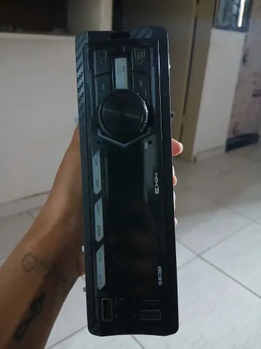 Vendo som de carro 