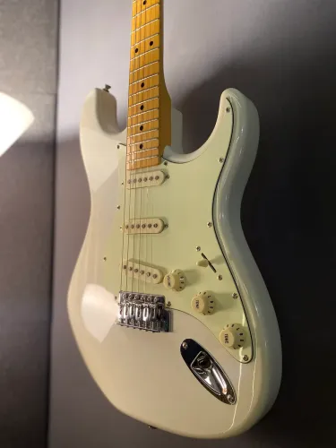 Guitarra Tagima TW-530 Woodstock Stratocaster - Estado de Nova (Pouquíssimo Uso)