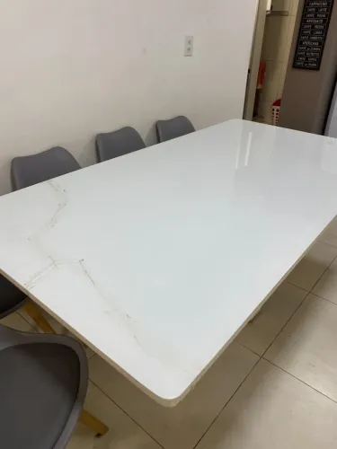 VENDO MESA 2,20m x 1,10m - Laca com vidro, vidro trincado