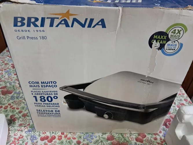 SANDUICHEIRA BRITANIA GRILL PRESS 180 1400W 127V