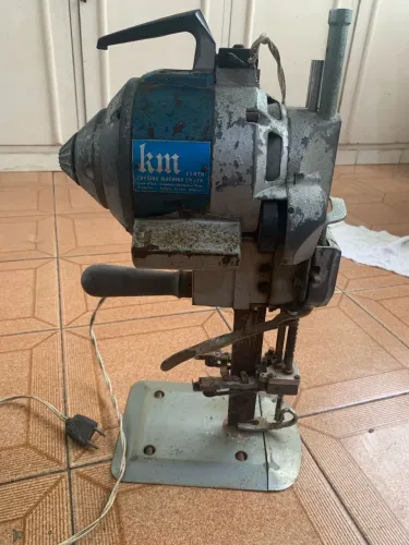 2 máquinas corte de disco e de faca